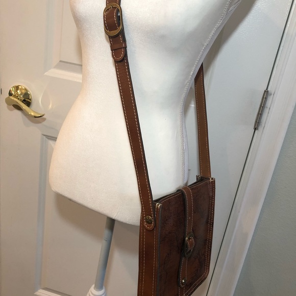 Patricia Nash square map crossbody - Picture 7 of 8